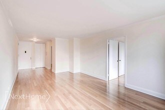 345 E 93rd St-Unit -7C in New York, NY - Building Photo - Building Photo