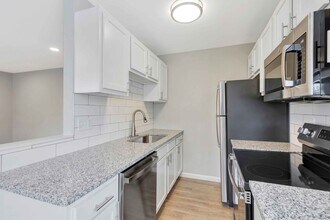 3854 Washington Ave in Cincinnati, OH - Building Photo - Building Photo