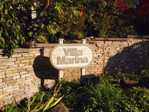 17108 Northeast 45th Street, Unit 22 in Redmond, WA - Foto de edificio - Building Photo