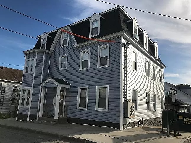 24 Mechanic St, Unit 4 in Webster, MA - Building Photo