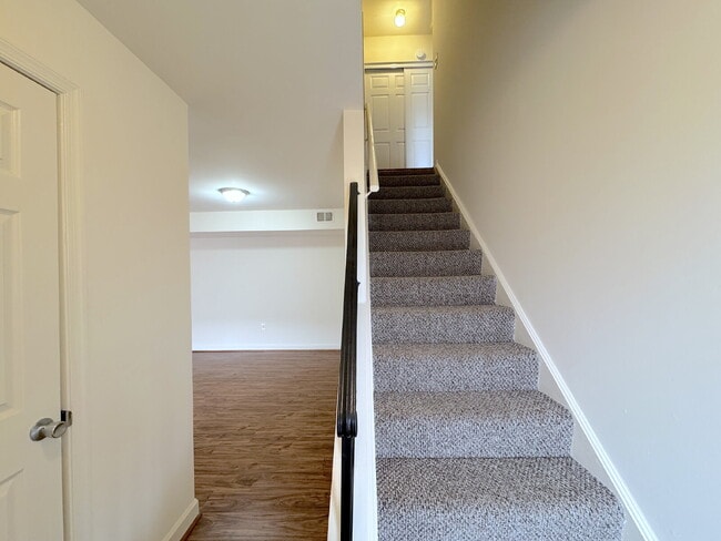 4643 Logsdon Dr in Annandale, VA - Building Photo - Building Photo