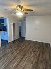 1001 N Gay St, Unit Unit 4 in Inglewood, CA - Foto de edificio - Building Photo