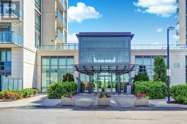 45 Yorkland Blvd in Brampton, ON - Building Photo - Building Photo