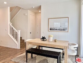 27482 Boulderview Way in Valencia, CA - Building Photo - Building Photo