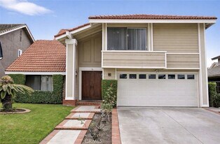 46 Christamon W in Irvine, CA - Building Photo