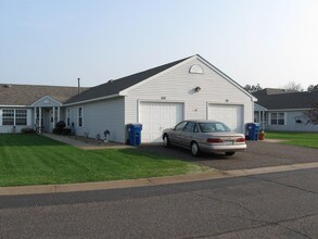 Cottages of Willow Ponds 55+ Senior Community in Lino Lakes, MN - Building Photo - Building Photo