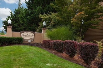 18930 Bothell Everett Hwy, Unit T101 in Bothell, WA - Foto de edificio - Building Photo