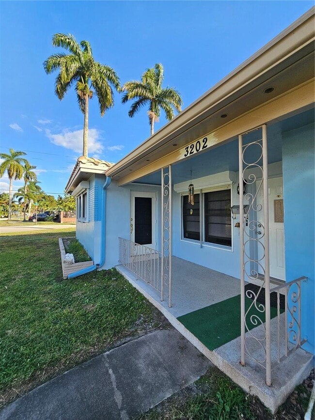 3202 Pierce St in Hollywood, FL - Building Photo - Building Photo