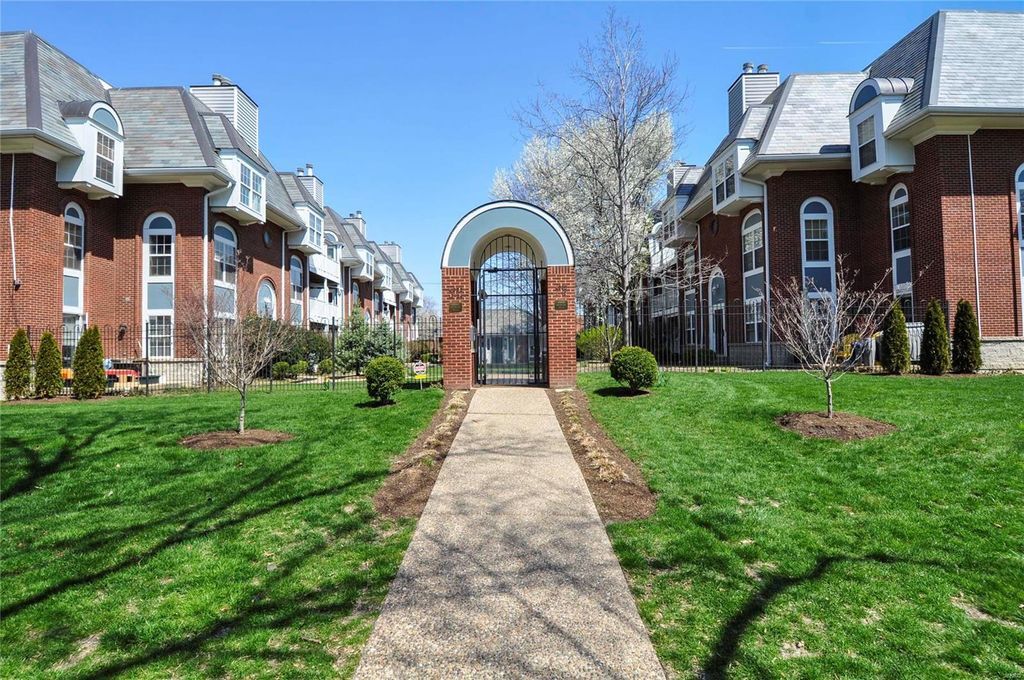 4225 W Pine Blvd in St. Louis, MO - Building Photo