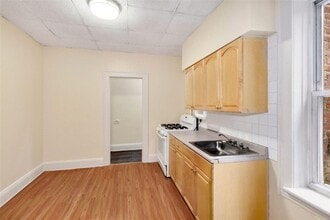 868 Broadway-Unit -4 in Bayonne, NJ - Building Photo - Building Photo