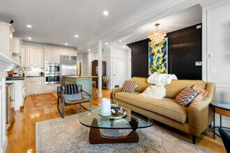 687 E 6th St, Unit 687 in Boston, MA - Building Photo - Building Photo