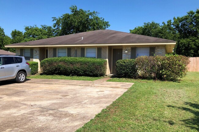 property at 3608 Comanche St