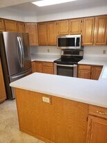 5699 Wilshire Dr in Fitchburg, WI - Building Photo