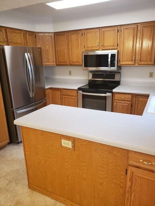 5699 Wilshire Dr in Fitchburg, WI - Building Photo