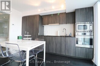 955 Bay St. in Toronto, ON - Building Photo - Building Photo