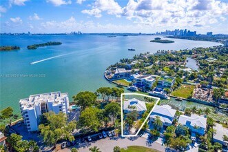 1080 NE Little River Dr in Miami, FL - Building Photo - Building Photo