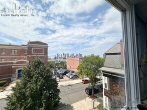 166 Webster St in Boston, MA - Building Photo - Building Photo