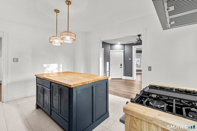 23 N Beacon St in Waterbury, CT - Building Photo - Building Photo