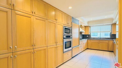 1488 Palisades Dr in Los Angeles, CA - Building Photo - Building Photo