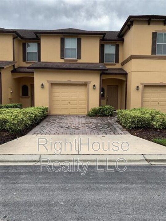 1220 Twin Trees Ln in Sanford, FL - Building Photo