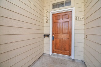 6422 Alisa Ln in Houston, TX - Building Photo - Building Photo
