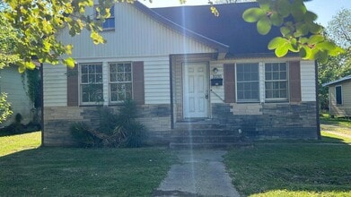3220 Shannon Ave in Beaumont, TX - Building Photo - Building Photo
