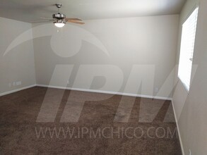 32 Baltar Loop in Chico, CA - Foto de edificio - Building Photo