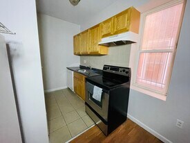 3322 N 17th St, Unit 1 in Philadelphia, PA - Building Photo