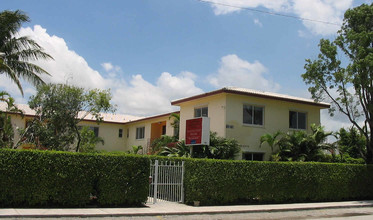 733 NE 16th Ave in Fort Lauderdale, FL - Building Photo - Building Photo