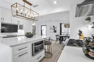 2001 Wychwood Dr in Austin, TX - Building Photo - Building Photo