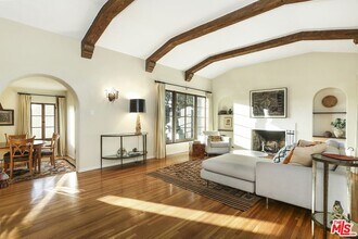 2071 Escarpa Dr in Los Angeles, CA - Building Photo - Building Photo