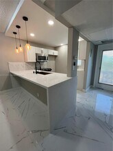 5102 NW 36th St in Lauderdale Lakes, FL - Building Photo - Building Photo