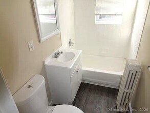 197 Collins St in Hartford, CT - Building Photo - Building Photo