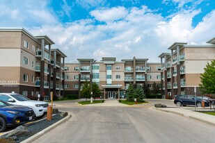 2390 McPhillips St in Winnipeg, MB - Building Photo