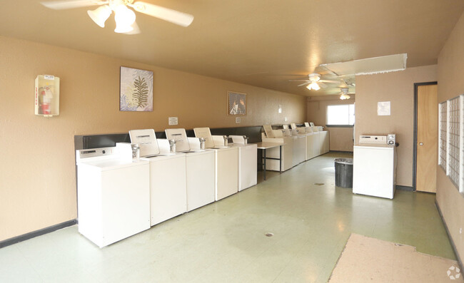 The Landing at Pinewood Park in Lubbock, TX - Foto de edificio - Building Photo