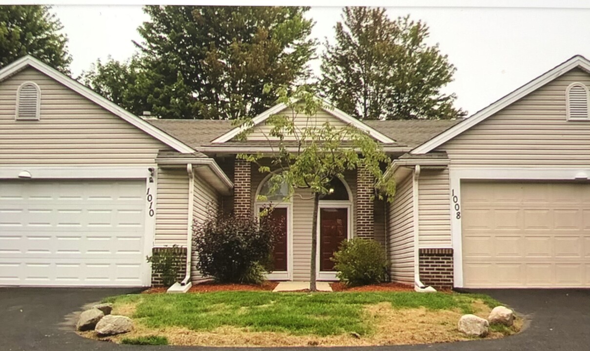 1008 Shadow Ln in Toledo, OH - Building Photo