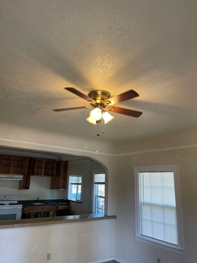 35 E 8th St, Unit #A in Tracy, CA - Building Photo - Building Photo