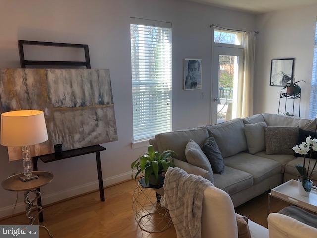 property at 1633 N Colonial Terrace