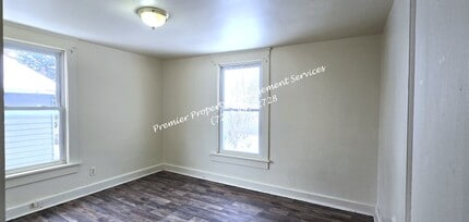 1047 Beckford St in New Castle, PA - Building Photo - Building Photo