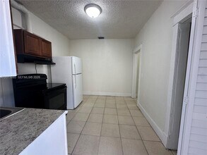 1767 NW 5th St in Miami, FL - Building Photo - Building Photo
