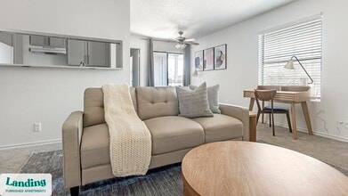 1071 Clayton Ln, Unit M0509 in Austin, TX - Building Photo - Building Photo