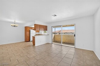 7200 W Pirates Cove Rd in Las Vegas, NV - Building Photo - Building Photo