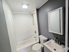 13-15-15 Walnut St, Unit 1 in Claremont, NH - Building Photo - Building Photo