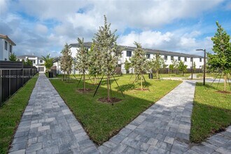 8327 SW 121st Ter in Kendall, FL - Building Photo - Building Photo