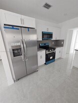 2488 SW 6th Ct in Fort Lauderdale, FL - Building Photo