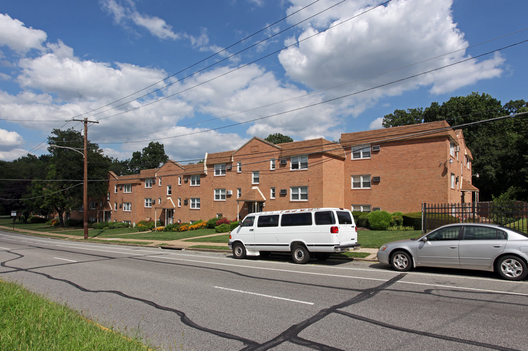 11901 - 11913 Academy Rd in Philadelphia, PA - Building Photo