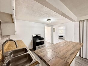 35 Monroe Ave NE in Ardmore, OK - Building Photo - Building Photo