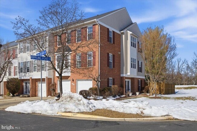 4700 Warm Hearth Cir in Fairfax, VA - Foto de edificio - Building Photo
