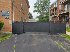 1860 State St, Unit 2 W in Calumet City, IL - Building Photo - Building Photo