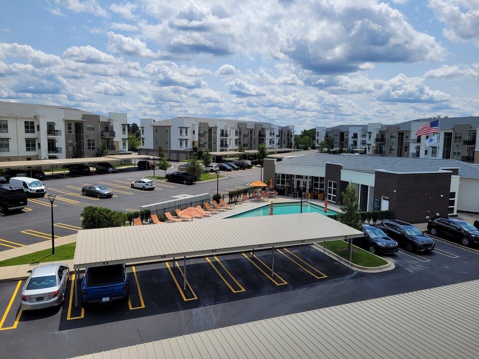 3260 Five Points Dr in Auburn Hills, MI - Building Photo
